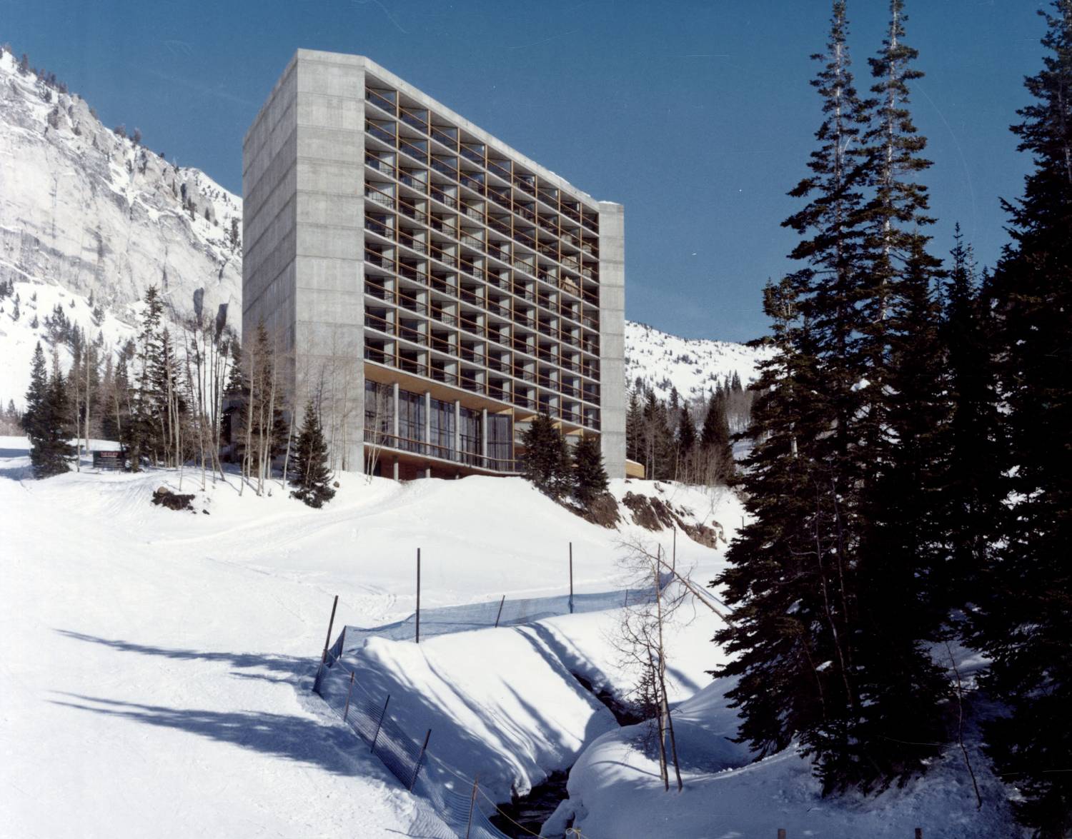 THE CLIFF LODGE SNOWBIRD